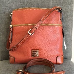 EUC Dooney & Bourke Pebbled Crossbody